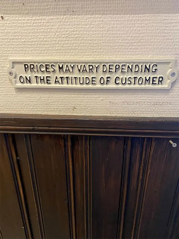 "Stupid And Weird Signs": 50 Of The Funniest Signs Ever, As Collected By This Facebook Group
