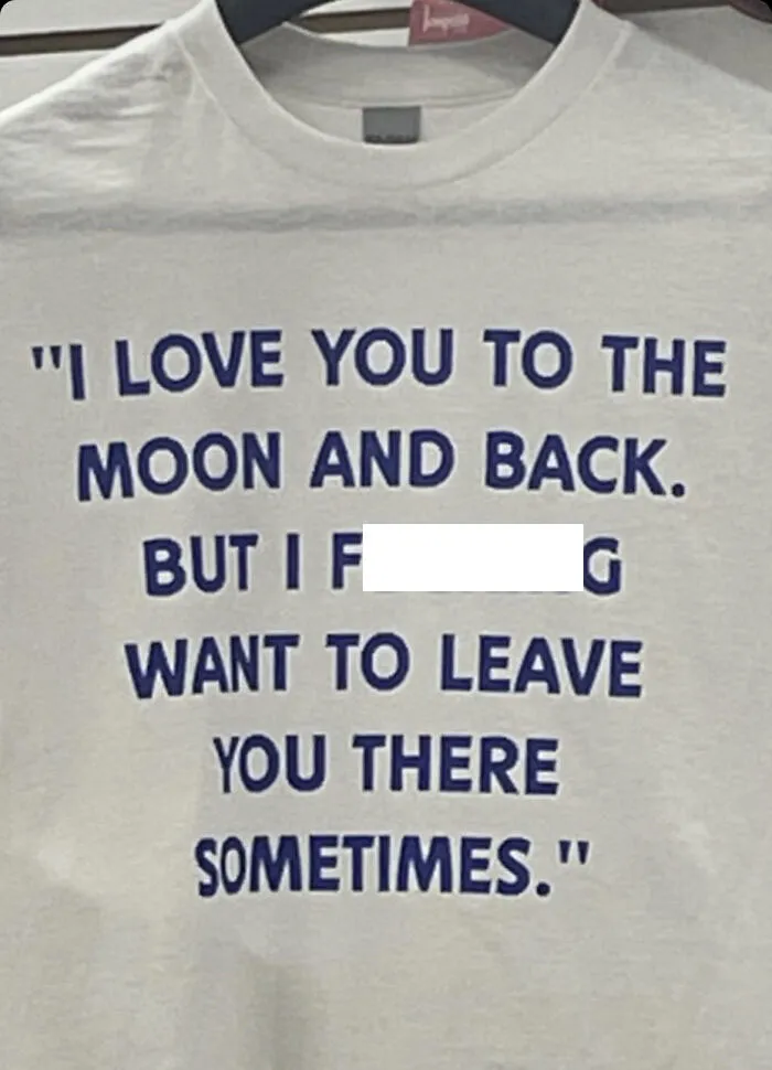 50 Ridiculous, Bizarre, And Downright Cursed Shirts People Actually Wear Out In Public, As Shared By These Twitter Accounts (New Pics)