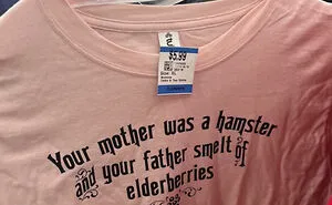 50 Ridiculous, Bizarre, And Downright Cursed Shirts People Actually Wear Out In Public, As Shared By These Twitter Accounts (New Pics)
