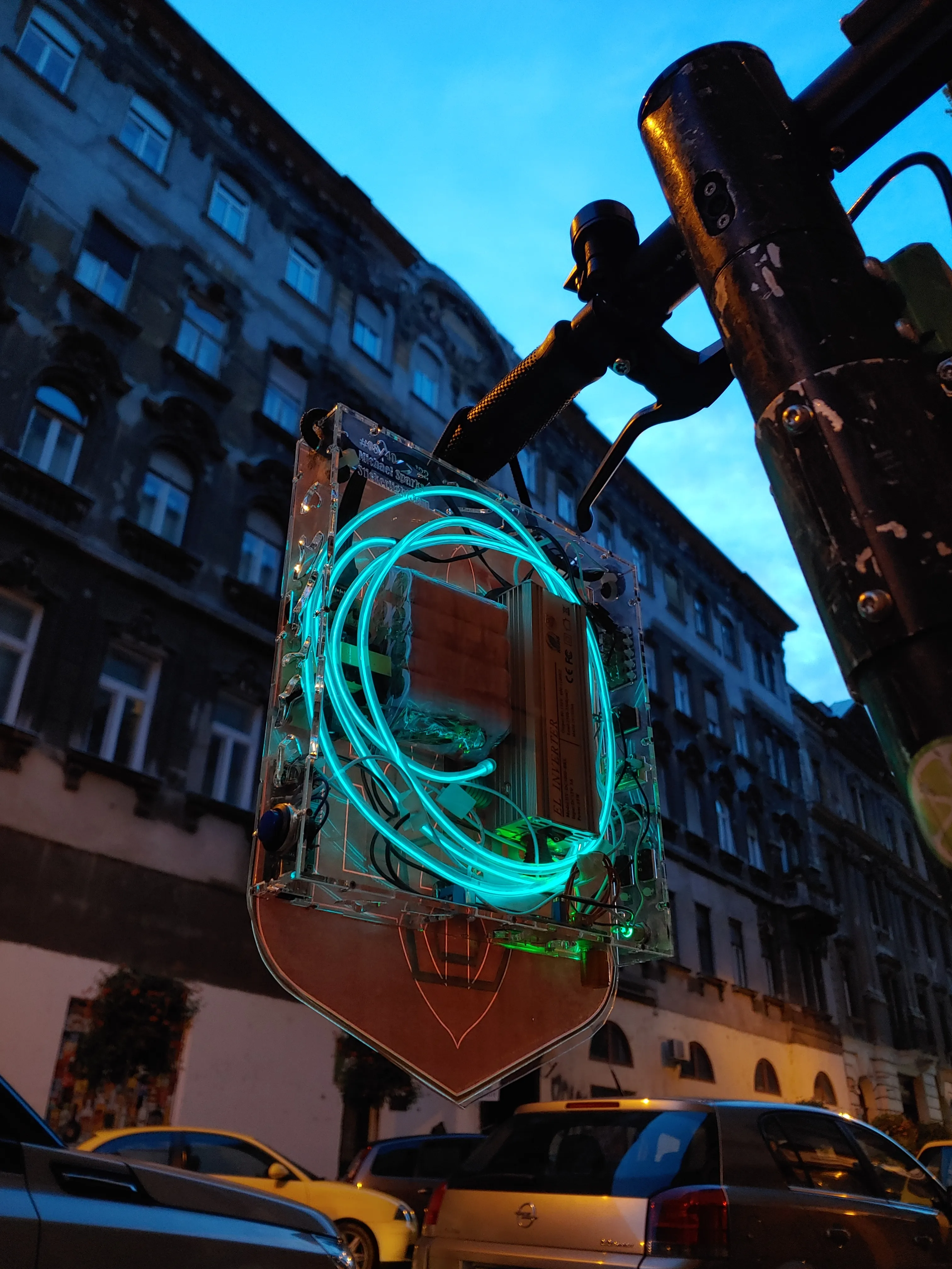 Electroluminescent Ukrainian Tryzub