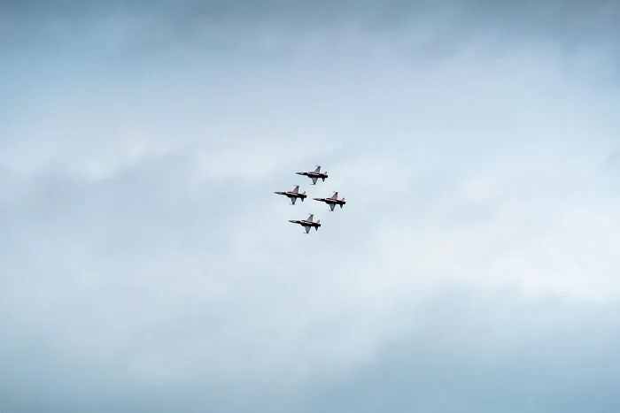 I Captured The Perfection Of Aerial Geometry And Trajectories Performed By The Swiss Aerobatic Team Patrouille Suisse (40 Pics)