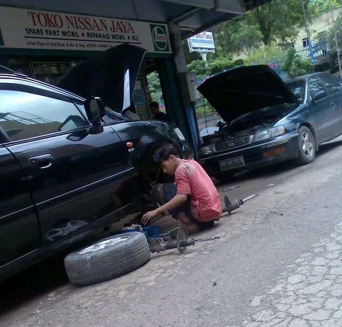 Car Mechanics And Their Knowledge