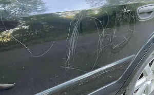 50 Jerk Neighbors Who Deserve The "Worst Neighbor Of The Year" Award