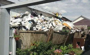 50 Jerk Neighbors Who Deserve The "Worst Neighbor Of The Year" Award