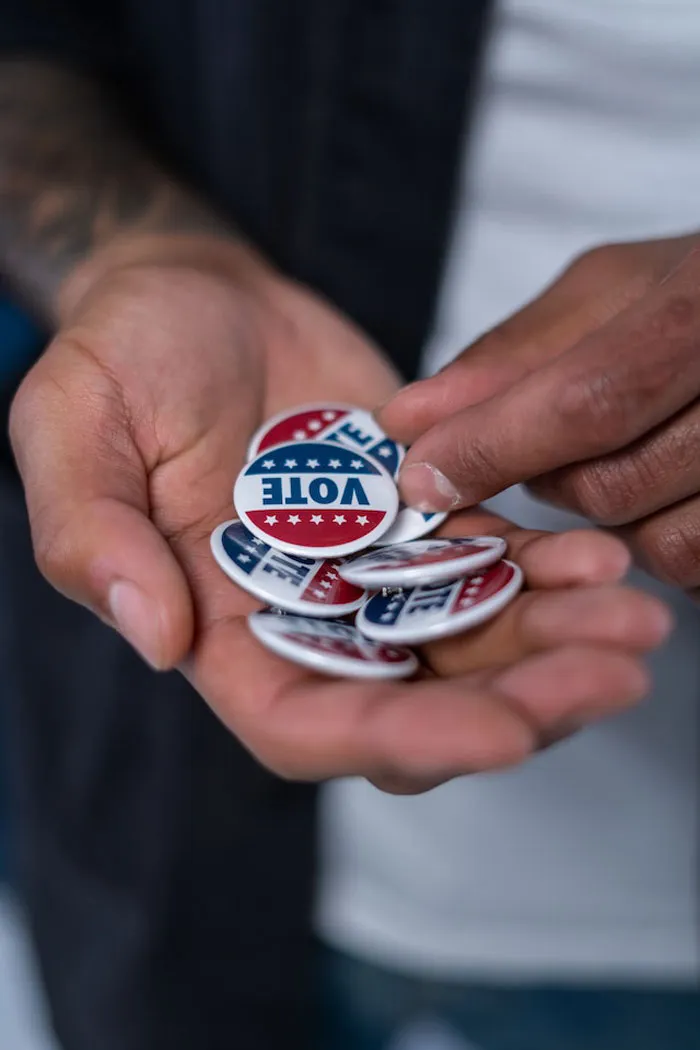 “What Are Americans Not Ready To Hear?”: 40 People Share Honest Answers