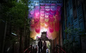 Endless Frames: We Captured A Passage Through Time In Hong Qiao (14 Pics)