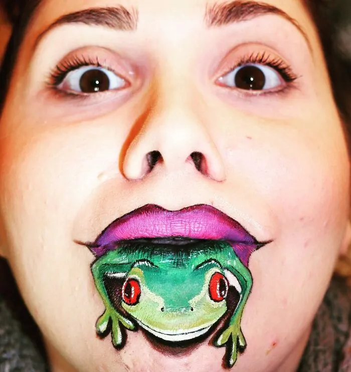 I Paint Realistic Art On My Body To Find Happiness Aside From Being In A Wheelchair, And Here Are 30 Of My Best Works