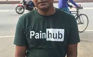 50 Ridiculous, Bizarre, And Downright Cursed Shirts People Actually Wear Out In Public, As Shared By These Twitter Accounts (New Pics)