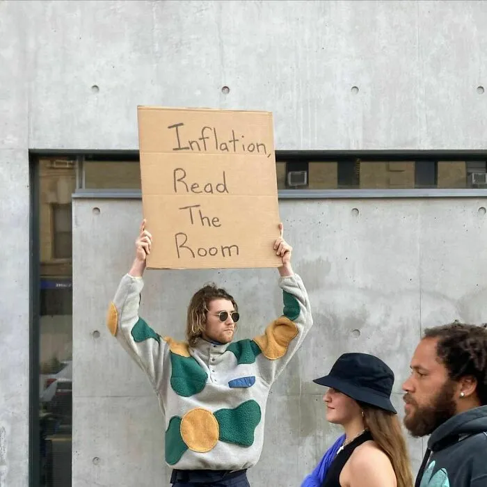 ‘Dude With Sign’ Has 8 Million Followers For Protesting Against Annoying Everyday Things With Funny Signs (30 New Pics)