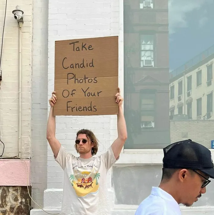 ‘Dude With Sign’ Has 8 Million Followers For Protesting Against Annoying Everyday Things With Funny Signs (30 New Pics)