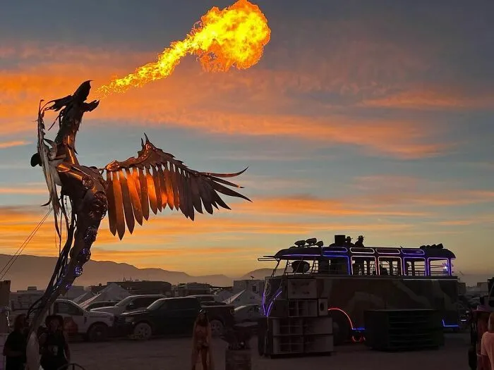 El festival Burning Man 2022 ha terminado, y aquí tienes 42 fotos mostrando su locura