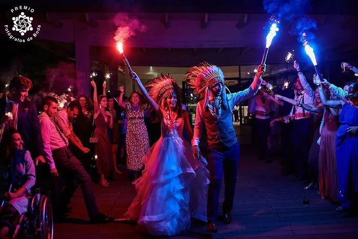 "¡Cariño, me gustaría una boda típica india-americana!" Por José Taboada