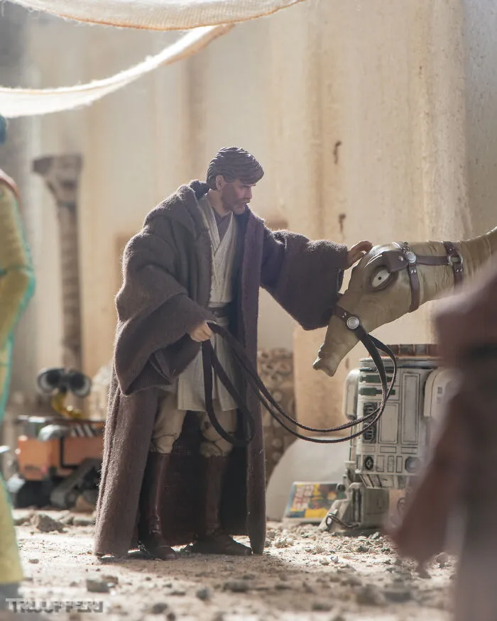 Making Star Wars Toys Come To Life (10 Pics)