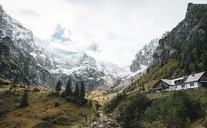 I Photographed The Mălăiești Cottage In Romania (10 Pics)