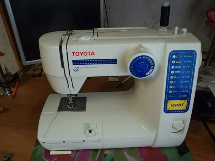 Mi esposa me pidió un coche para su cumpleaños y se lo prometí mientras estaba borracho. Así que, aquí está - Le compré un Toyota