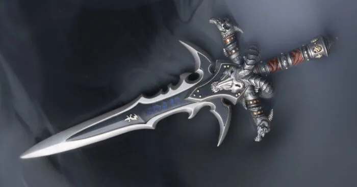 Jeweler Spends Over 700 Hours Recreating Warcraft's Most Legendary Blade In Gold And Silver