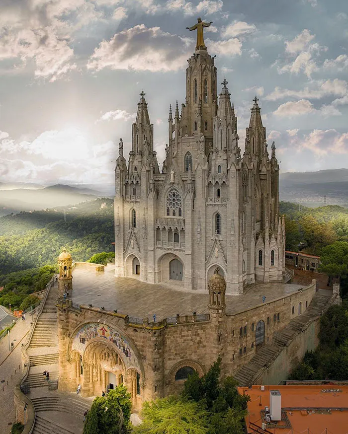 Templo del Sagrado Corazón, Barcelona, España