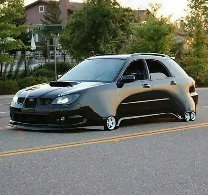40 Coches que la gente arruinó con modificaciones tontas