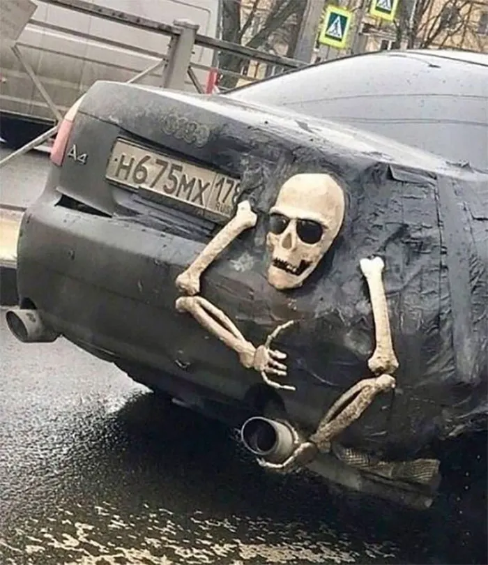 50 Times People Ruined Their Cars With Dumb Mods, As Shared On This Online Page