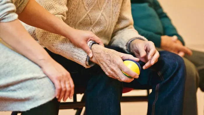 28 Things That People Should Keep Within Their Own Generation And Not Pass Down, As Shared In This Online Group