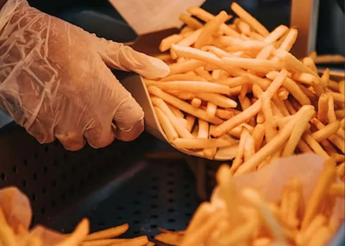 Restaurant And Bar Employees Reveal 30 Shady Cost-Saving Secrets The General Public Is Not Aware Of
