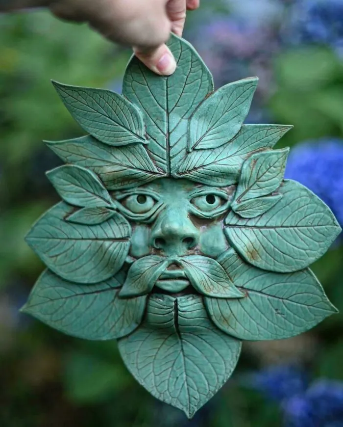 Hombre de hojas verdes de hortensia que hice para mi jardín