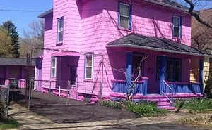 30 Of The Best Worst Architecture Pics That Showcase “Ugliness In All Its Glory”