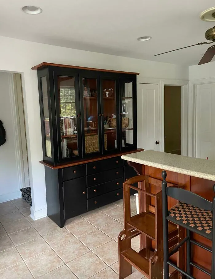 China Cabinet - From Buy Nothing Curb Alert