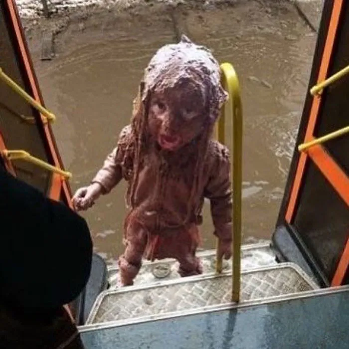 Apparently, There's A Dedicated Twitter Page Called "Cursed Images" And Here Are 30 Of The Weirdest Photos Posted On It