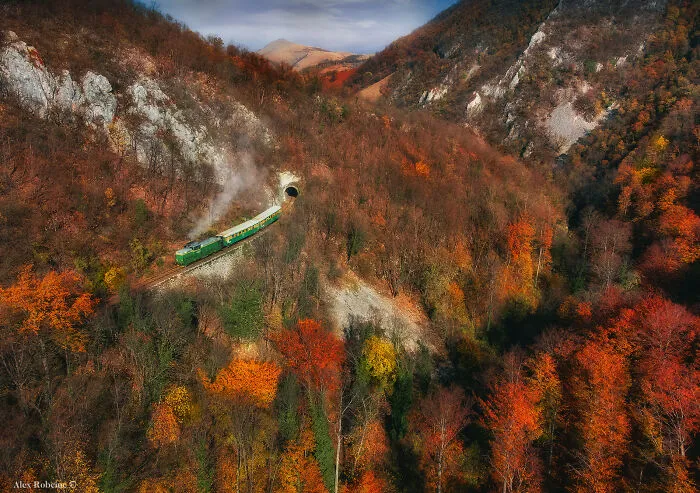 I Photographed Breathtaking Autumn Scenery From One Of The Most Spectacular Railways In South-Eastern Europe (8 Pics)