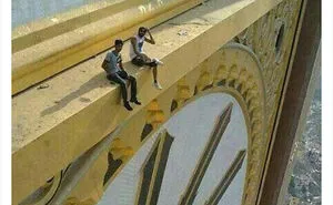40 Photos With Humans For Scale To Show Just How Big Stuff Really Is, As Shared On This Twitter Page
