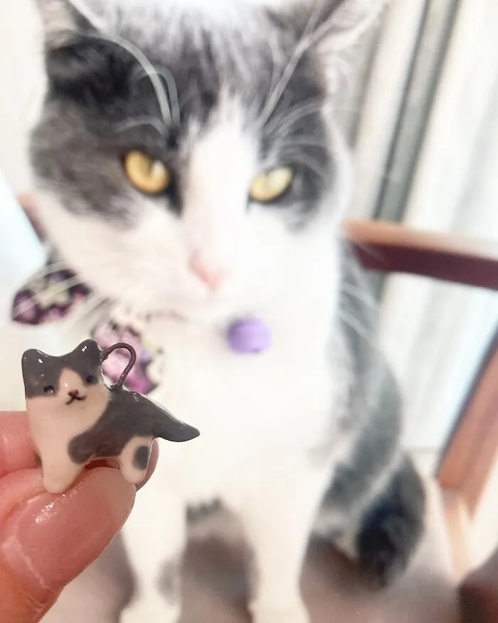 I’ve Always Loved Ceramics And Started Creating Customized Pet Portrait Charms (23 Pics)