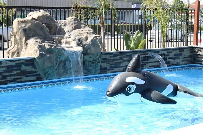 The Smell Of Pool Floats