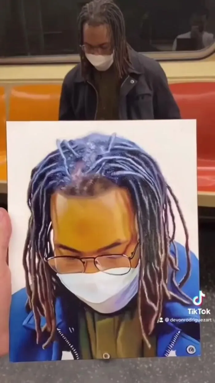 Un artista neoyorquino es conocido por dibujar a los pasajeros del metro sin que se den cuenta y luego publicar su reacción en Internet (25 nuevas fotos)