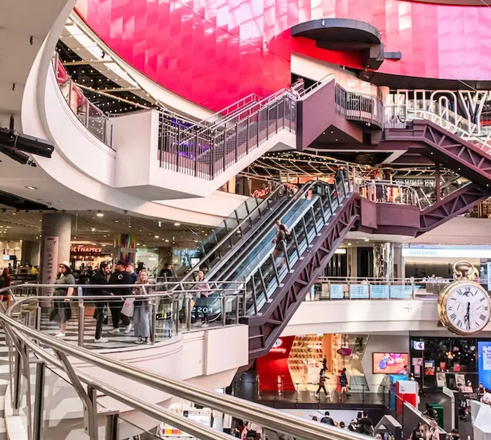 “What Is The Most Terrifying Thing To Happen To You In A Well-Lit And Populated Place?”: 30 People Tell Some Terrifying Stories