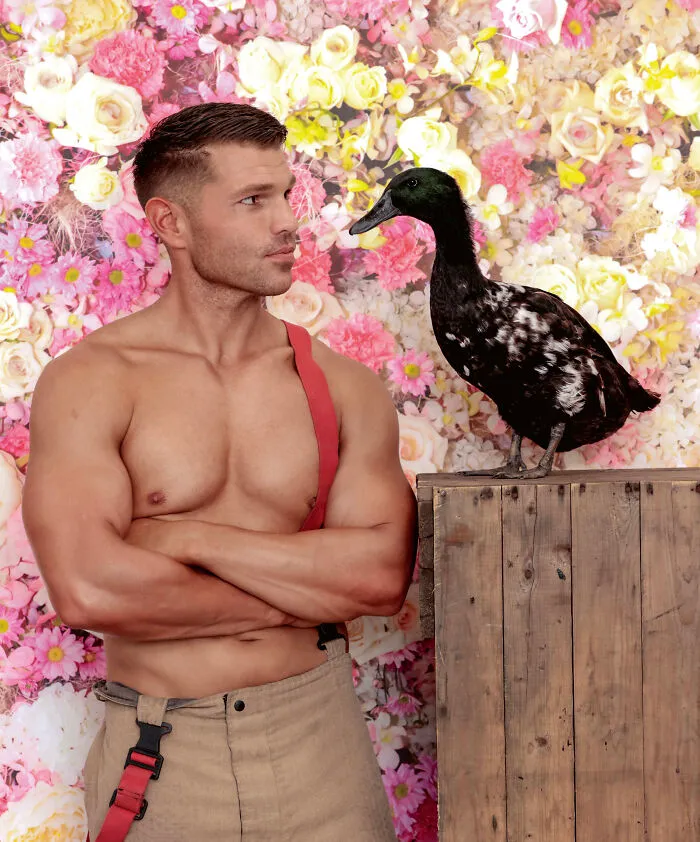 Estos bomberos australianos posan para el calendario benéfico de 2023 (24 fotos)