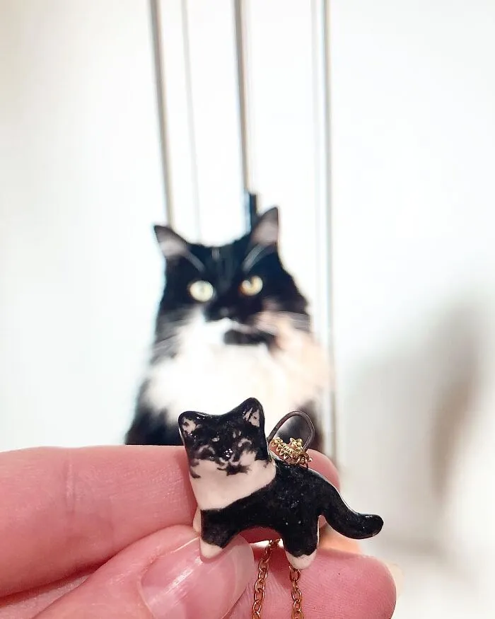 I’ve Always Loved Ceramics And Started Creating Customized Pet Portrait Charms (23 Pics)