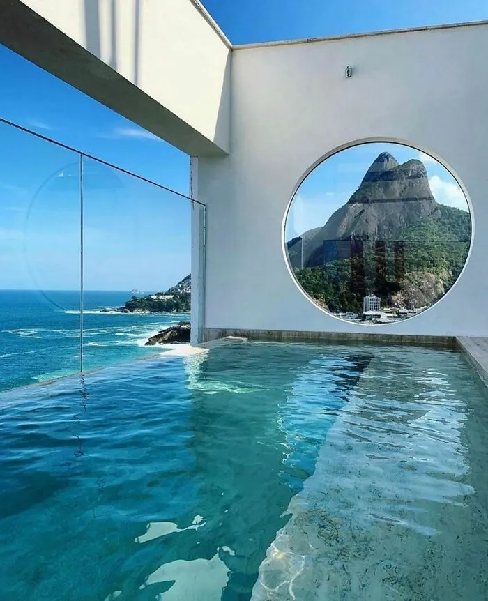 Piscina infinita