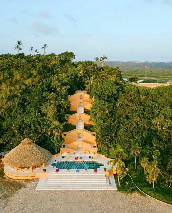 “Un sitio donde me gustaría vivir”: 50 casas y lugares increíbles alrededor del mundo que existen de verdad (Nuevas fotos)