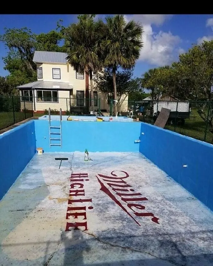 Esta cuenta se burla de las casas más disparatadas, y aquí están 35 de las peores (nuevas fotos)