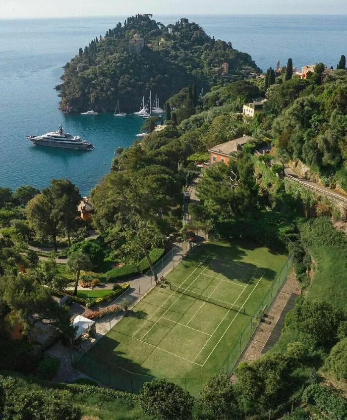 “Un sitio donde me gustaría vivir”: 50 casas y lugares increíbles alrededor del mundo que existen de verdad (Nuevas fotos)