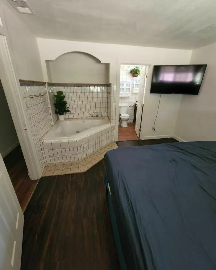 Esta cuenta se burla de las casas más disparatadas, y aquí están 35 de las peores (nuevas fotos)