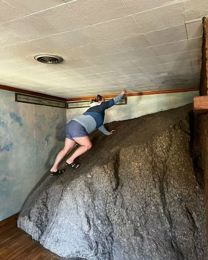 Esta cuenta se burla de las casas más disparatadas, y aquí están 35 de las peores (nuevas fotos)