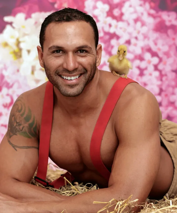 Estos bomberos australianos posan para el calendario benéfico de 2023 (24 fotos)