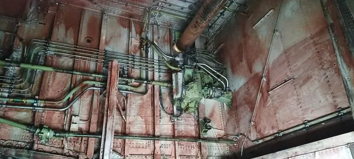 Inside The Wheel Housing Of A Boeing 747