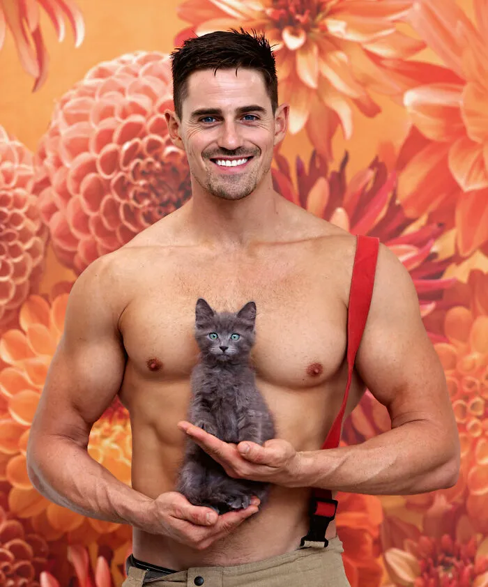 Estos bomberos australianos posan para el calendario benéfico de 2023 (24 fotos)