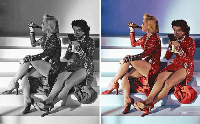 Marilyn Monroe y Jane Russell fotografiadas en el plató de "Los caballeros las prefieren rubias", hacia 1953