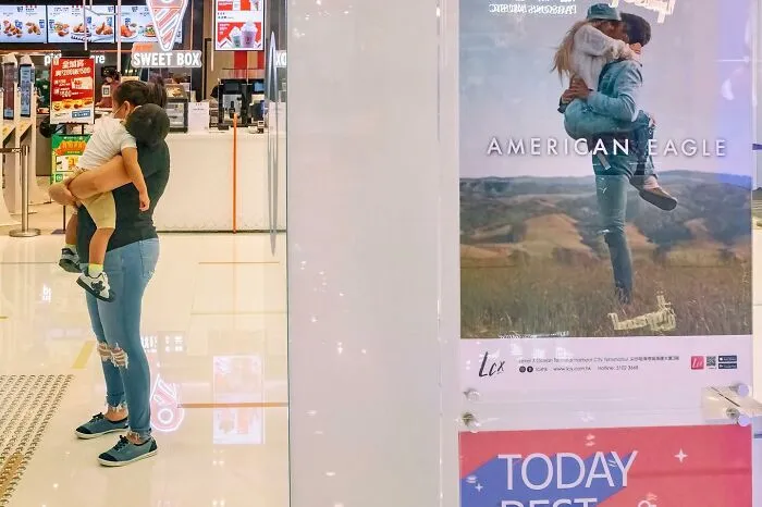 35 Lucky Accidents Captured By Street Photographer Edas Wong (New Pics)