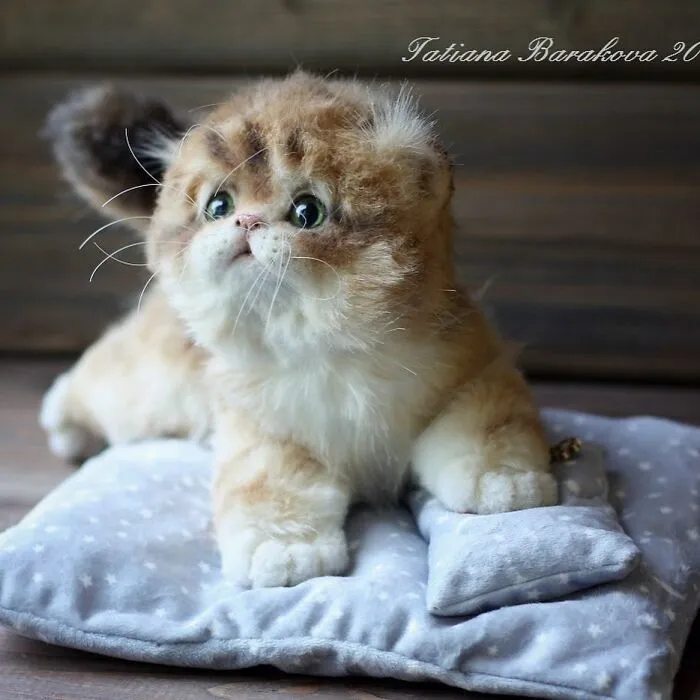 41 Miniature Animal Sculptures From Wool Made By This Artist