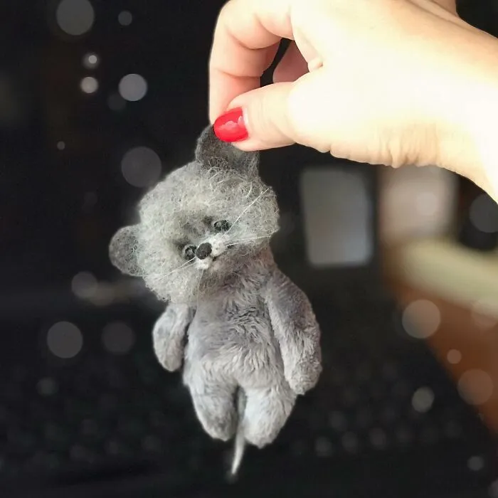 41 Miniature Animal Sculptures From Wool Made By This Artist